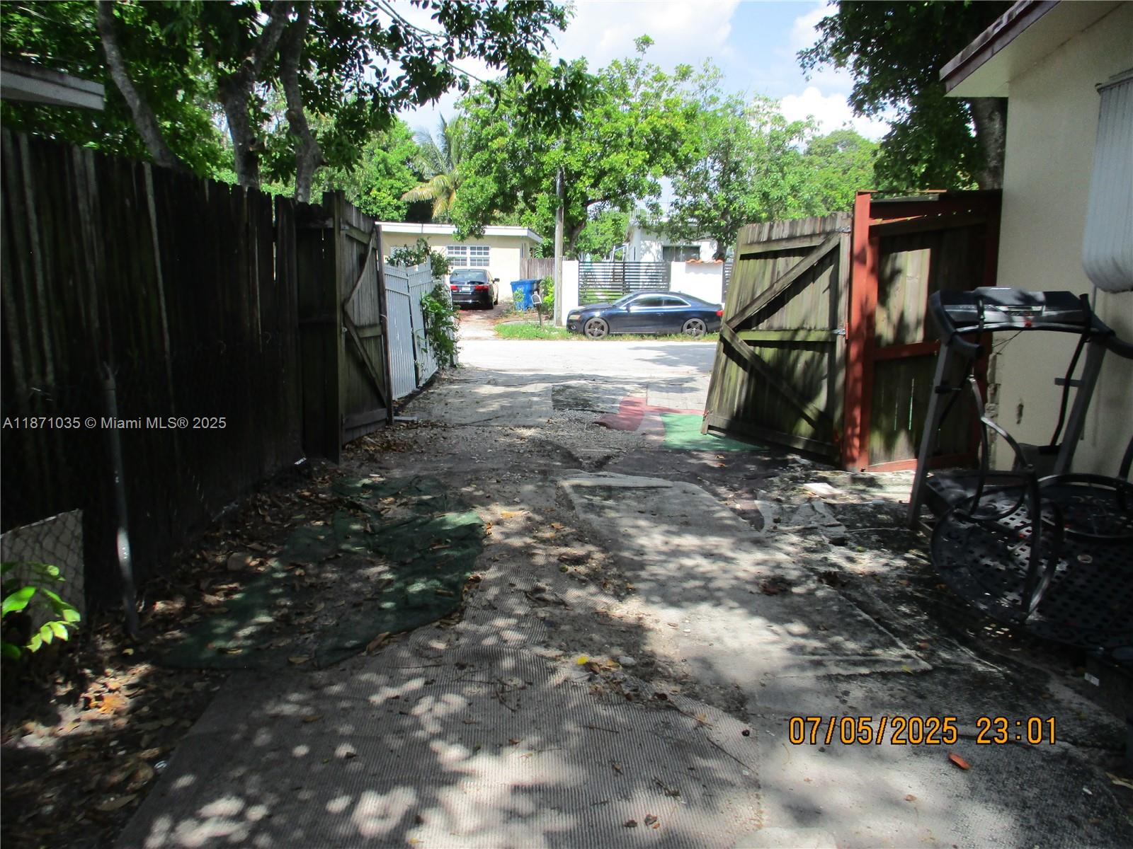 LAKE FOREST SEC ONE - Residential