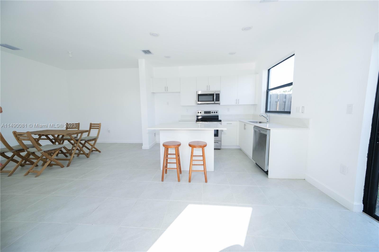 ENCLAVE SOUTH PHASE 2 - Residential