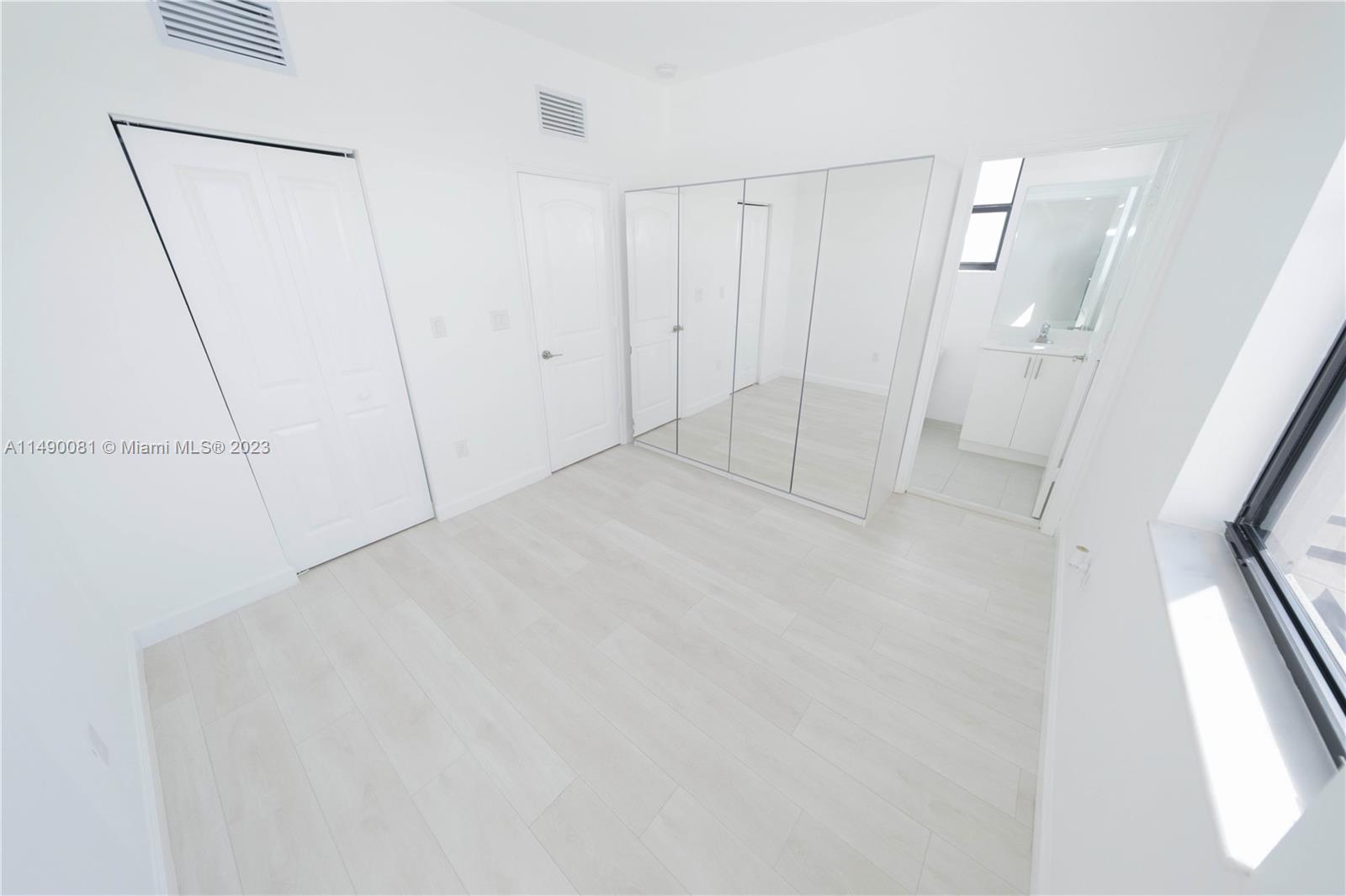 ENCLAVE SOUTH PHASE 2 - Residential