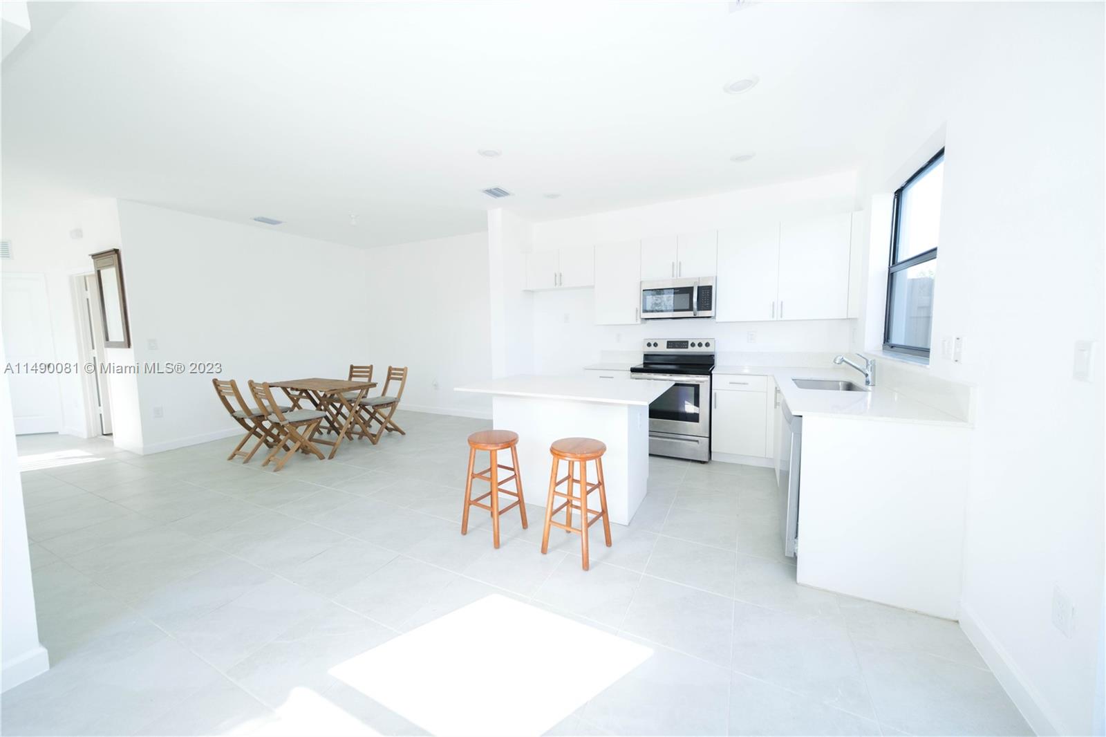 ENCLAVE SOUTH PHASE 2 - Residential