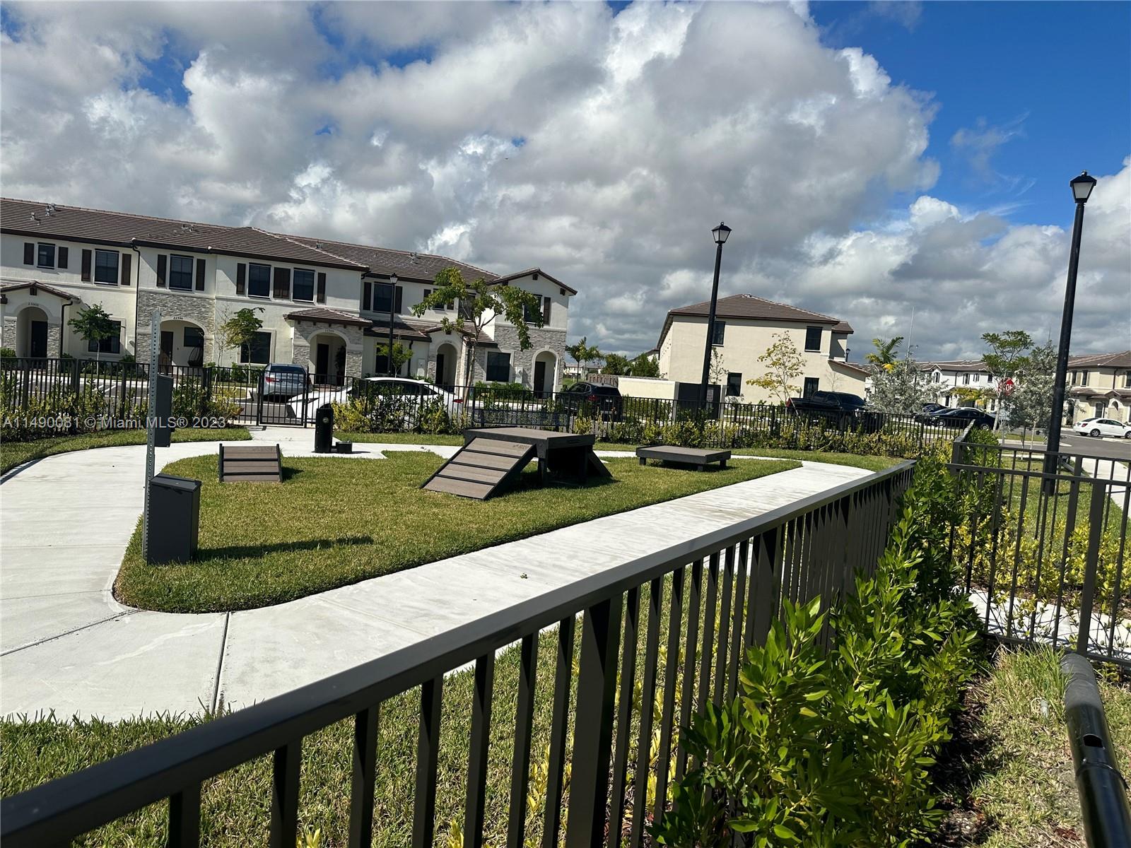 ENCLAVE SOUTH PHASE 2 - Residential