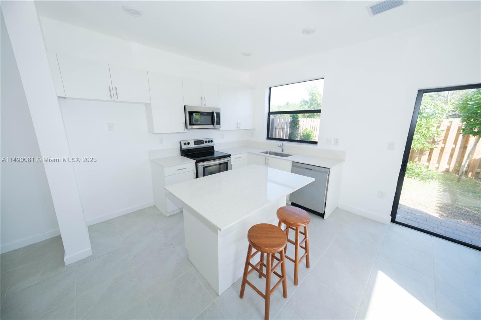 ENCLAVE SOUTH PHASE 2 - Residential