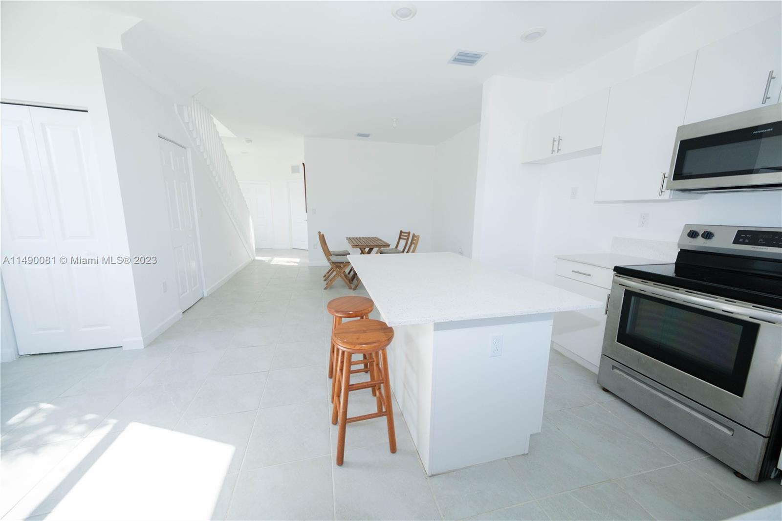 ENCLAVE SOUTH PHASE 2 - Residential