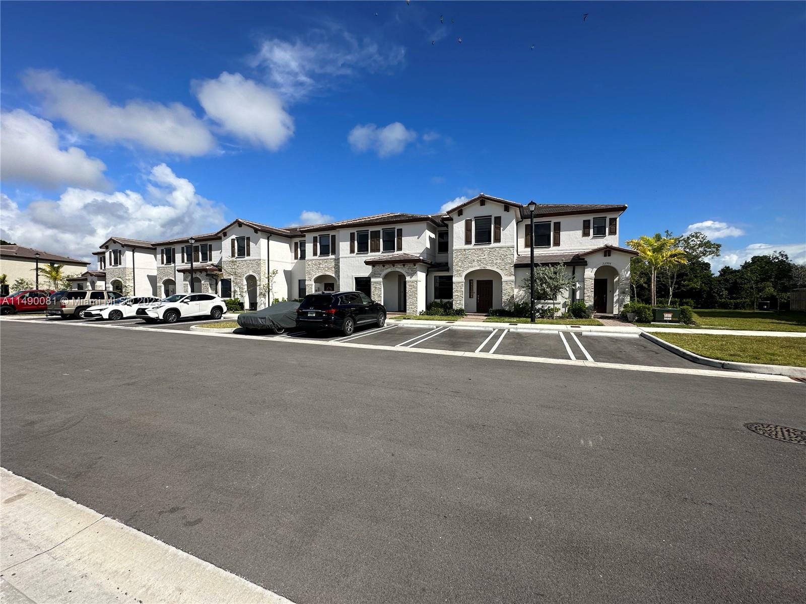 ENCLAVE SOUTH PHASE 2 - Residential