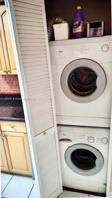 COURTYARDS OF THE GROVE - Residential