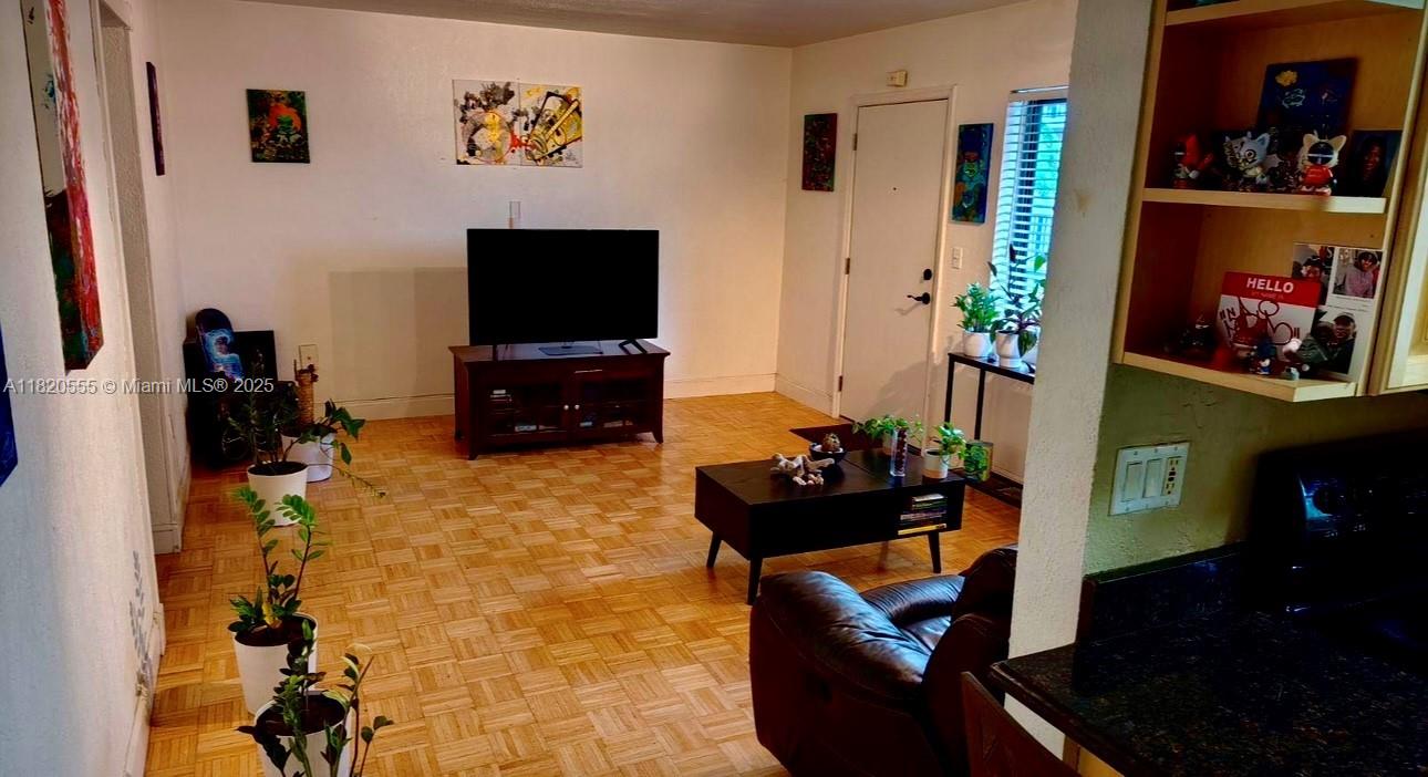 COURTYARDS OF THE GROVE - Residential