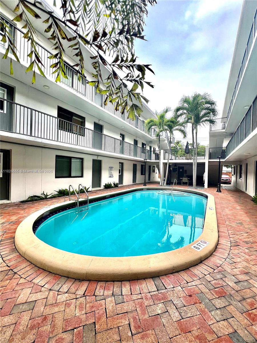 COURTYARDS OF THE GROVE - Residential