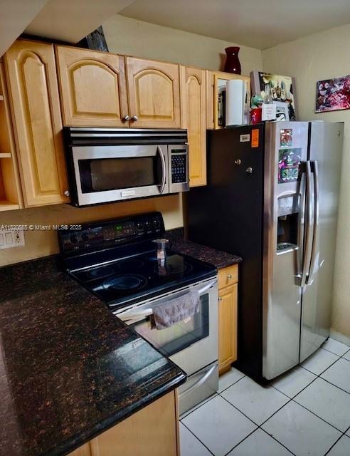 COURTYARDS OF THE GROVE - Residential