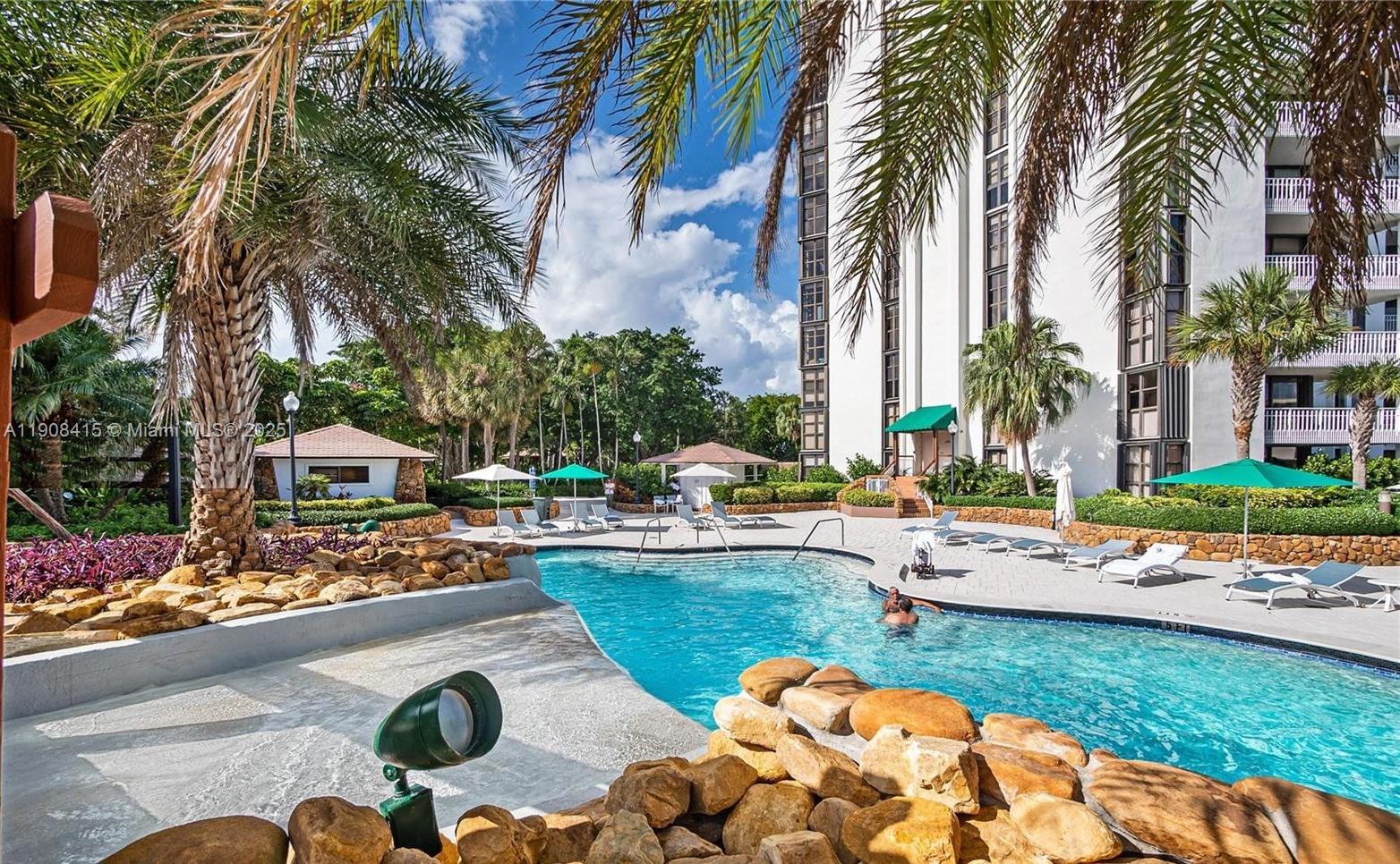 TOWERS OF QUAYSIDE CONDO - Residential