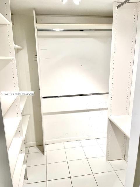 TOWERS OF QUAYSIDE CONDO - Residential