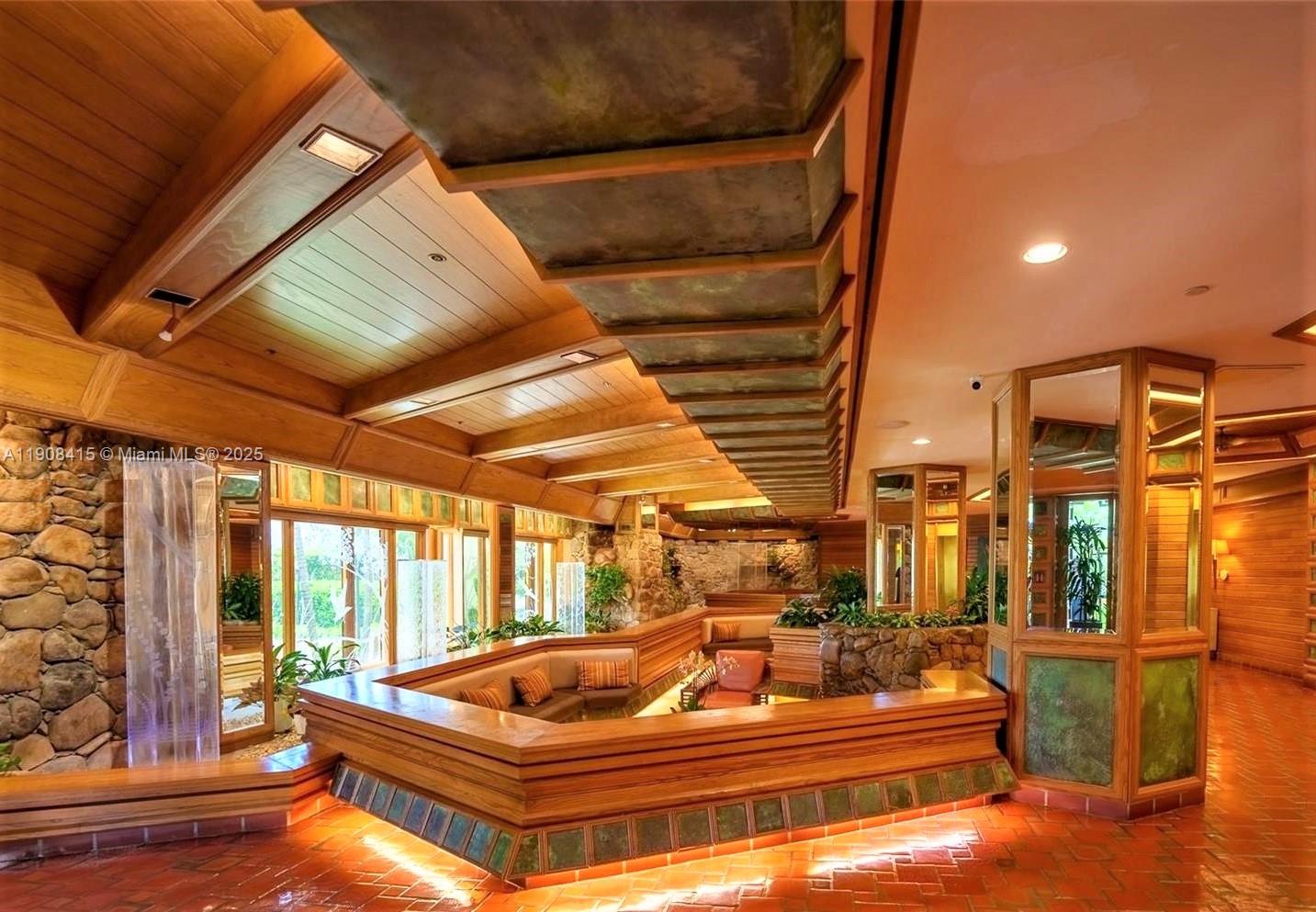 TOWERS OF QUAYSIDE CONDO - Residential