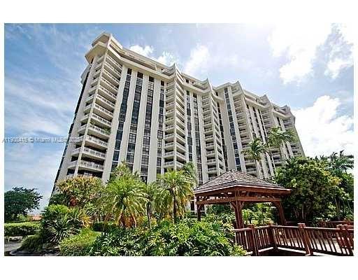 TOWERS OF QUAYSIDE CONDO - Residential