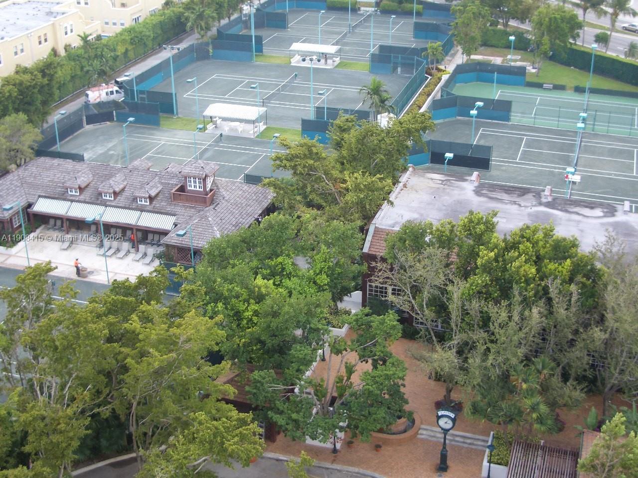 TOWERS OF QUAYSIDE CONDO - Residential