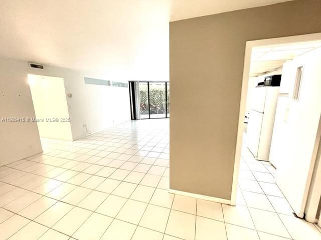 TOWERS OF QUAYSIDE CONDO - Residential