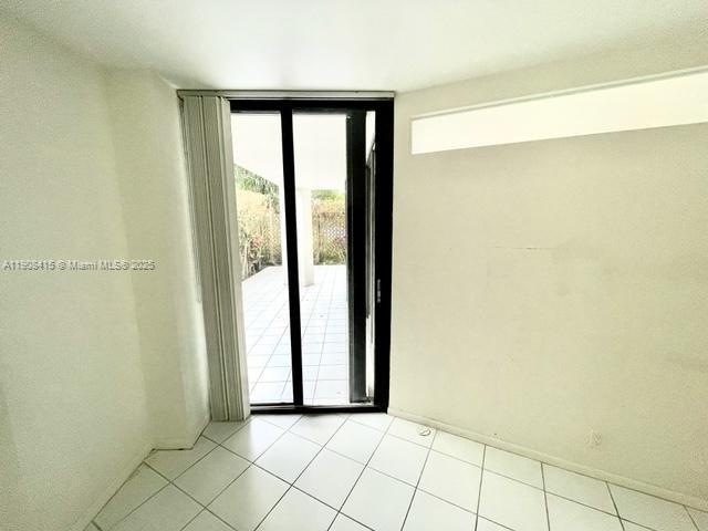 TOWERS OF QUAYSIDE CONDO - Residential