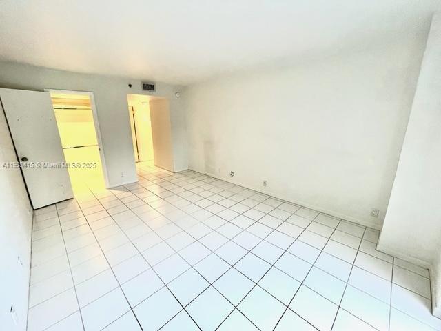 TOWERS OF QUAYSIDE CONDO - Residential