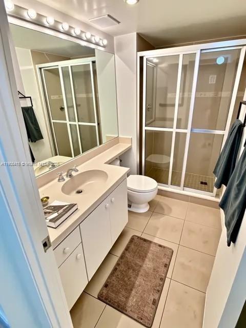 TOWERS OF QUAYSIDE CONDO - Residential