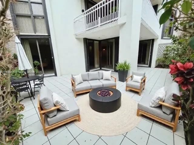 TOWERS OF QUAYSIDE CONDO - Residential