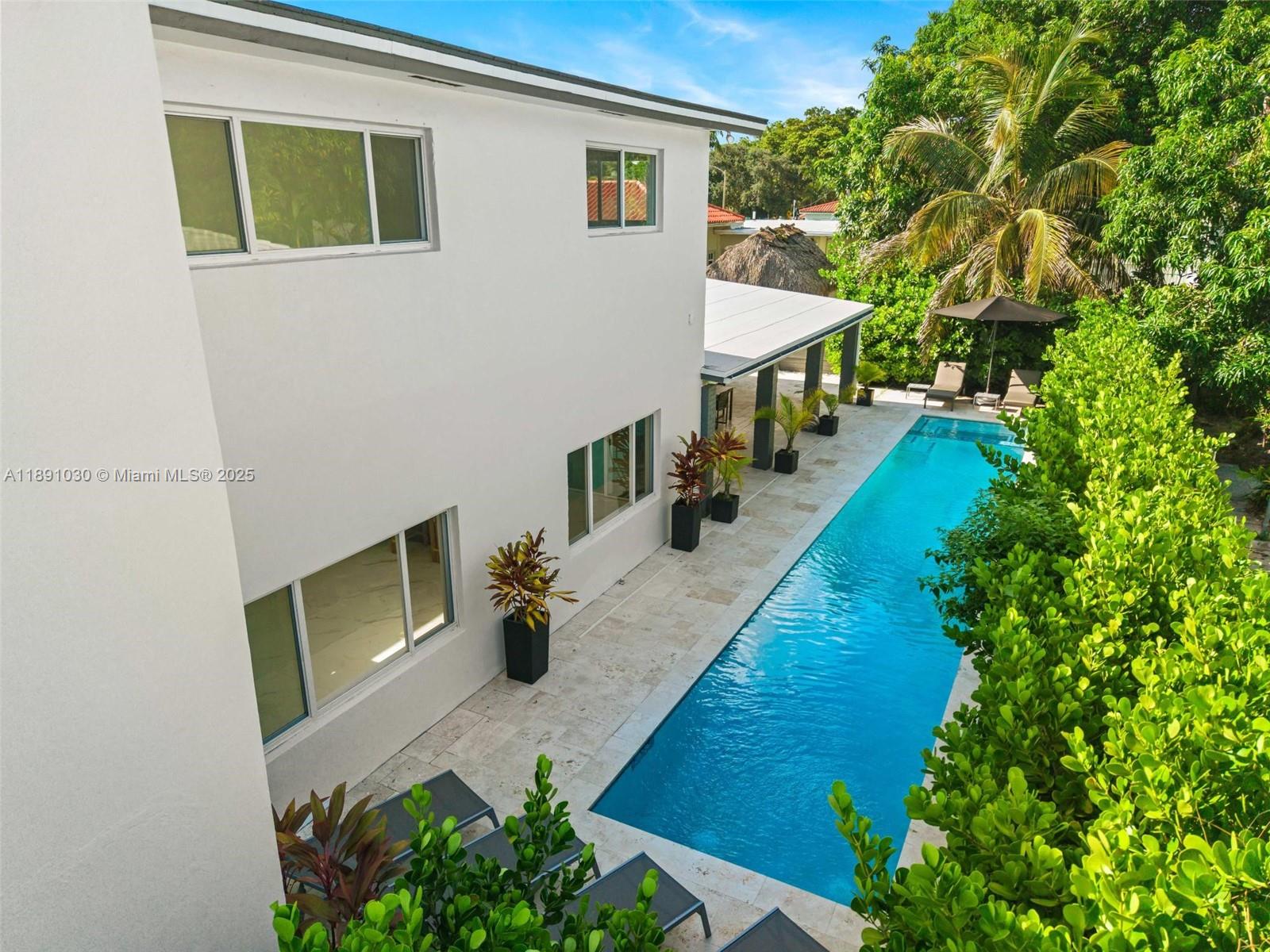 BRICKELLS ESTATES - Residential Lease