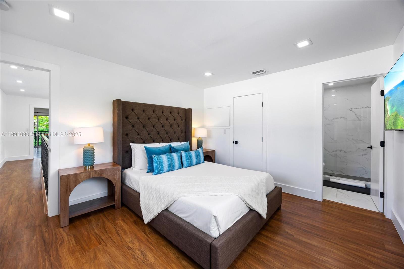 BRICKELLS ESTATES - Residential Lease