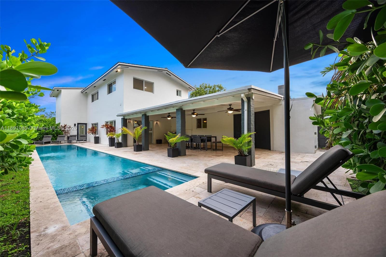 BRICKELLS ESTATES - Residential Lease