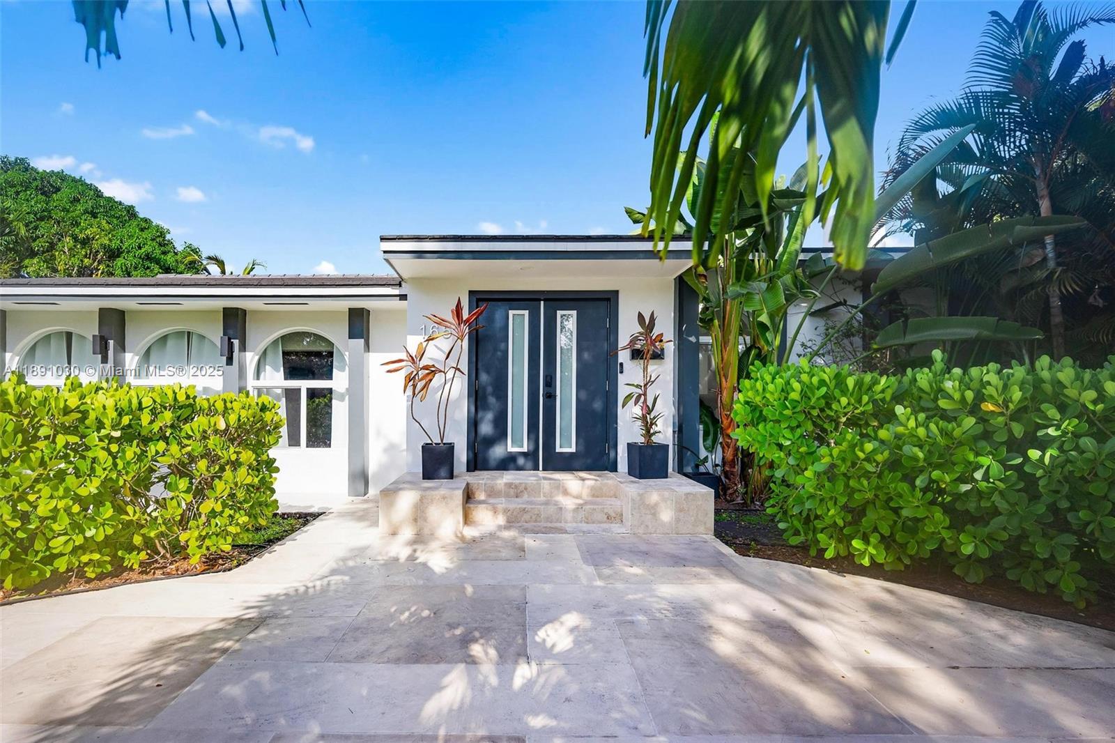 BRICKELLS ESTATES - Residential Lease