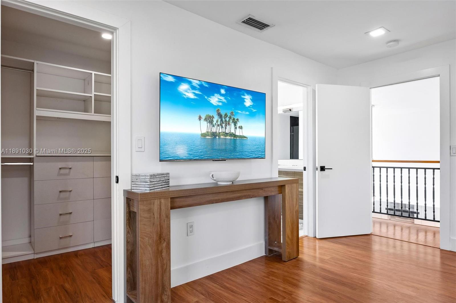 BRICKELLS ESTATES - Residential Lease