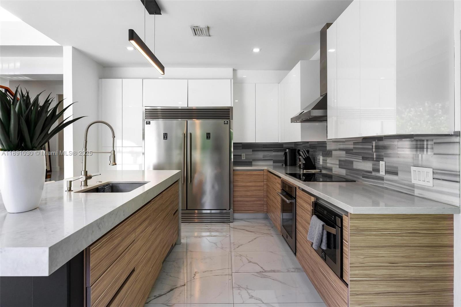 BRICKELLS ESTATES - Residential Lease