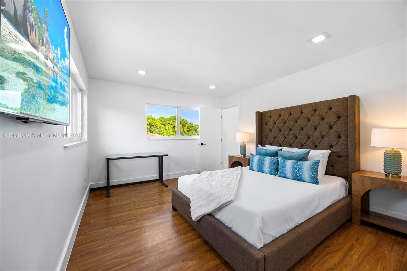 BRICKELLS ESTATES - Residential Lease