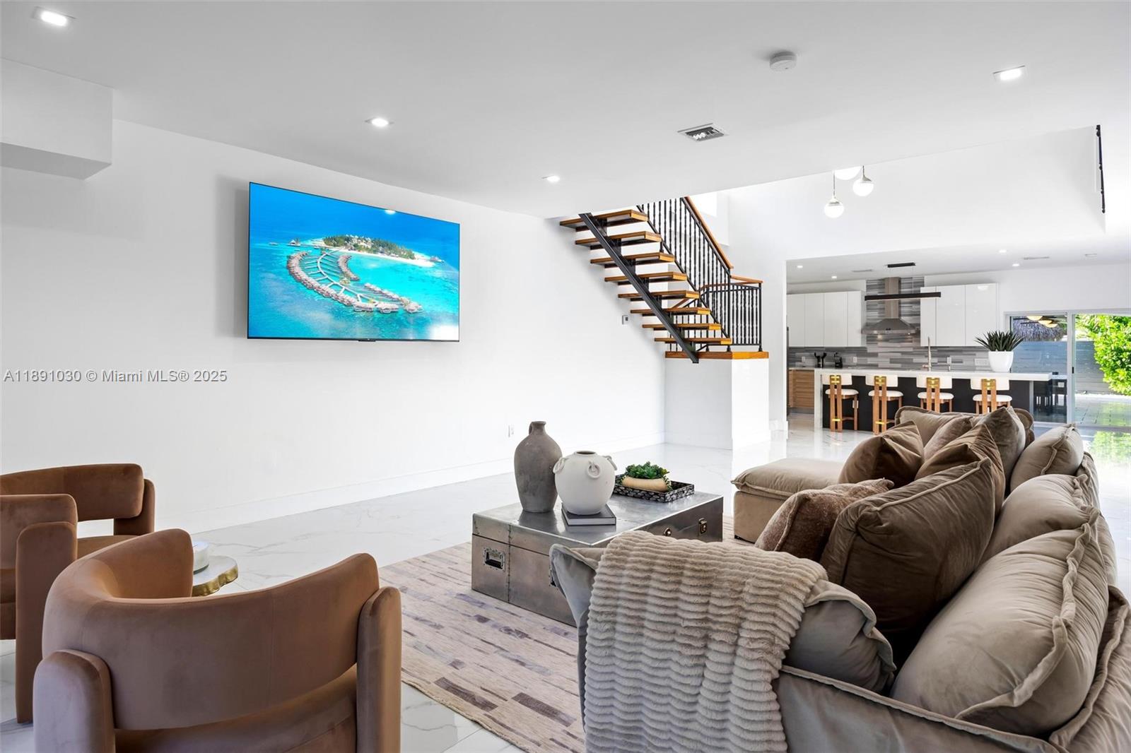 BRICKELLS ESTATES - Residential Lease