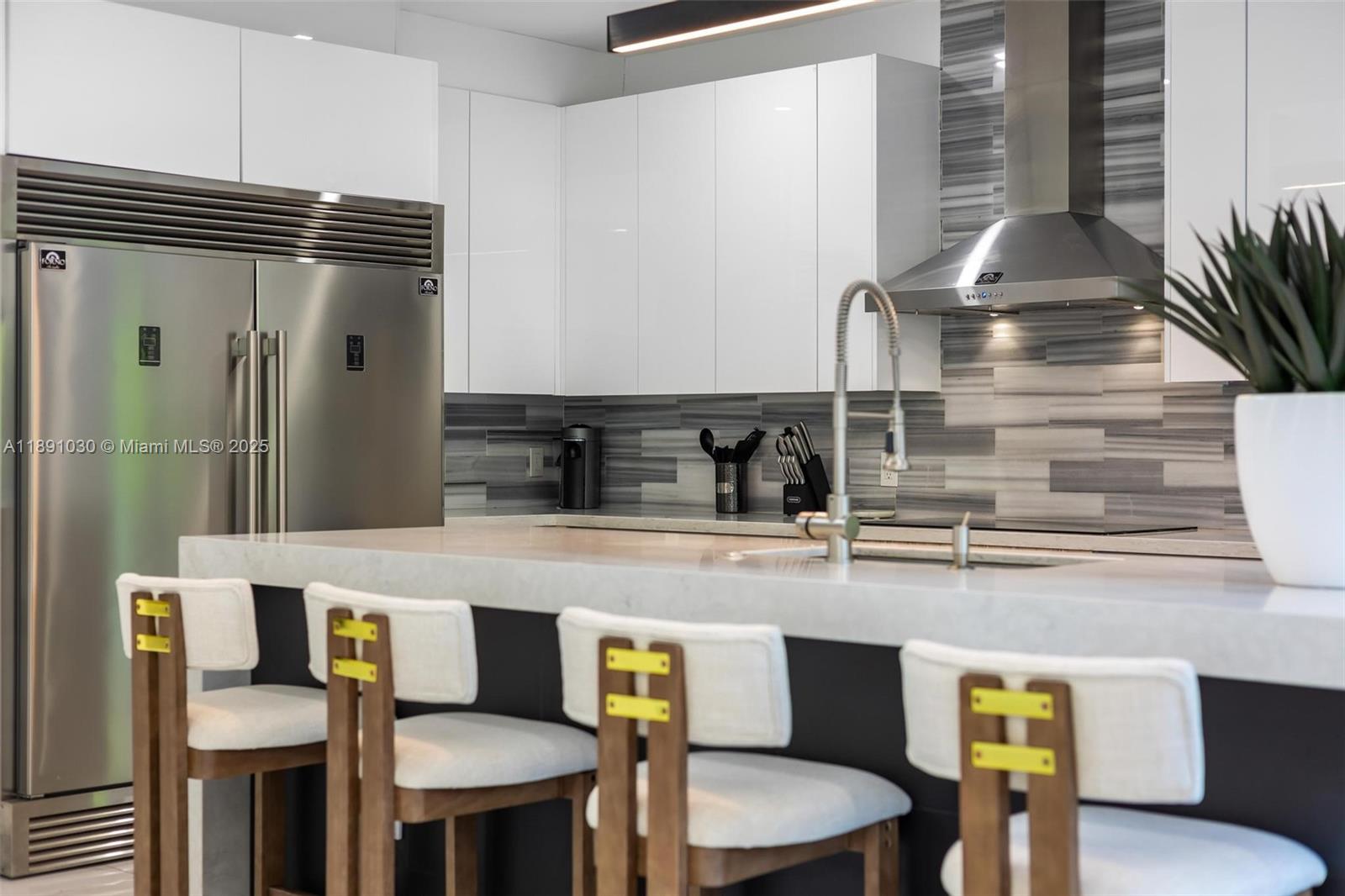 BRICKELLS ESTATES - Residential Lease