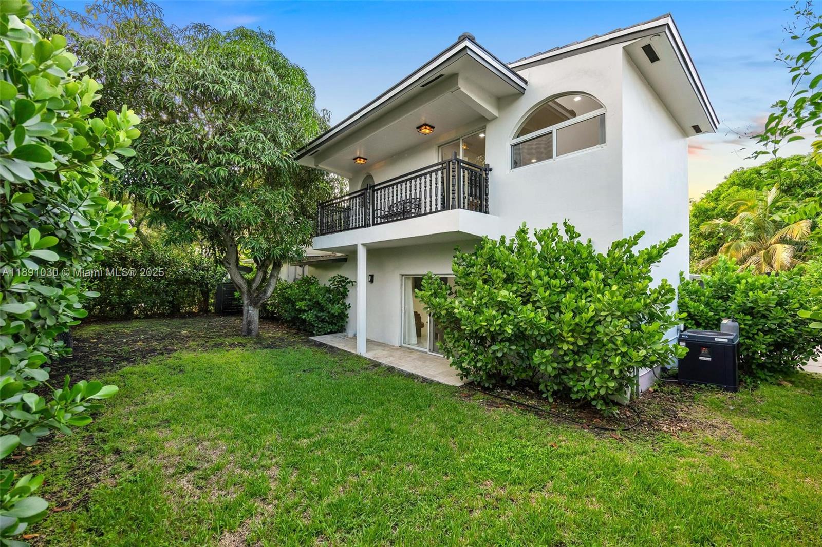 BRICKELLS ESTATES - Residential Lease