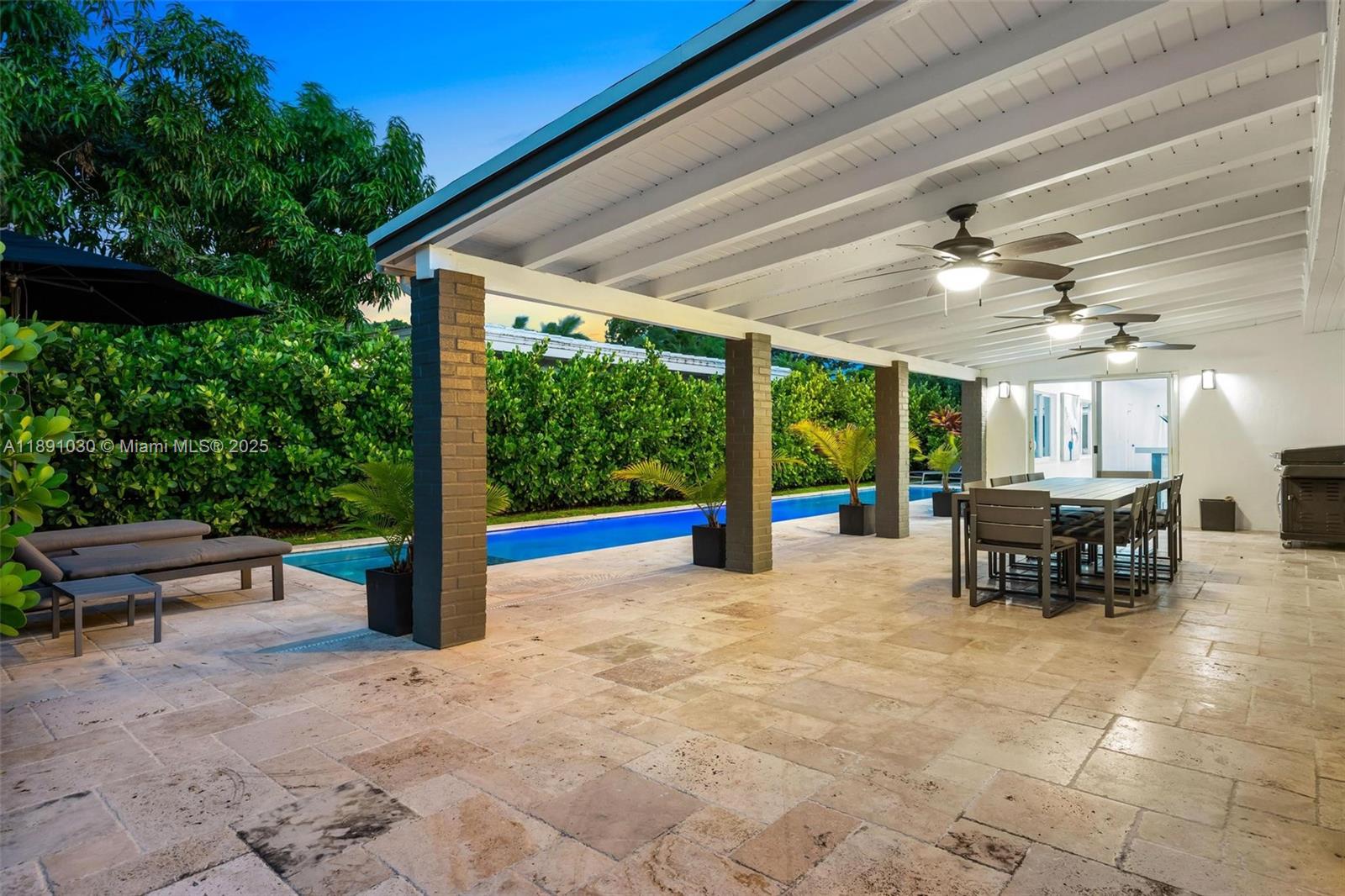 BRICKELLS ESTATES - Residential Lease