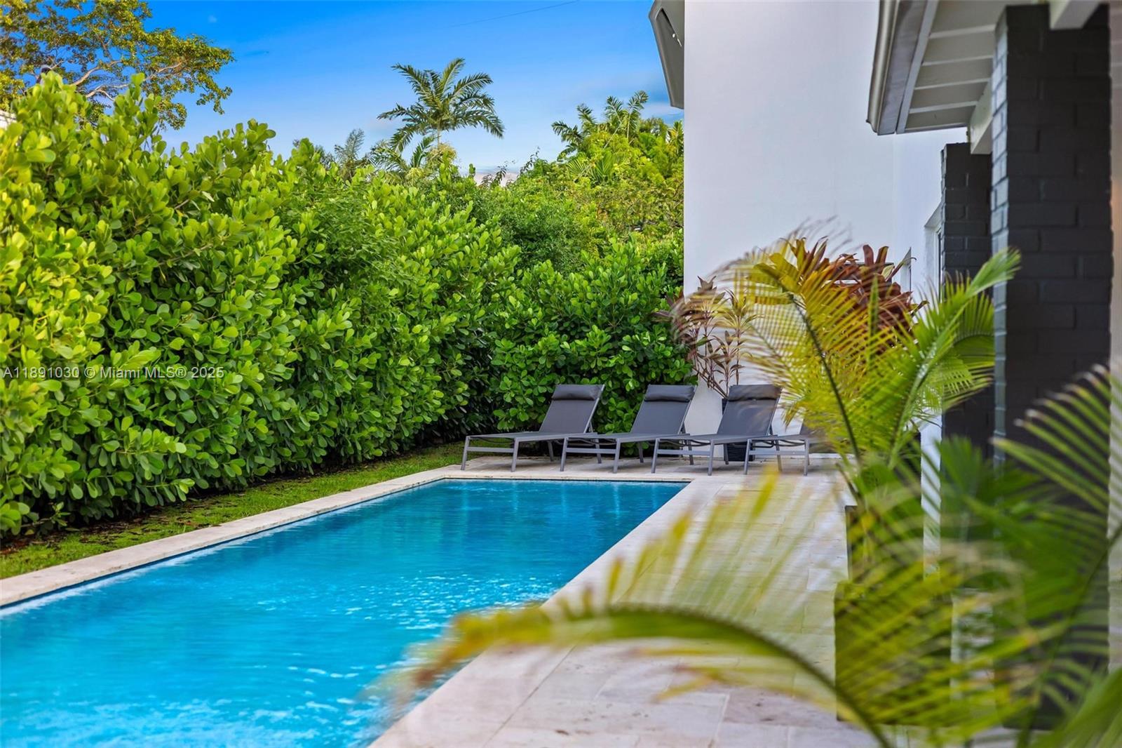 BRICKELLS ESTATES - Residential Lease