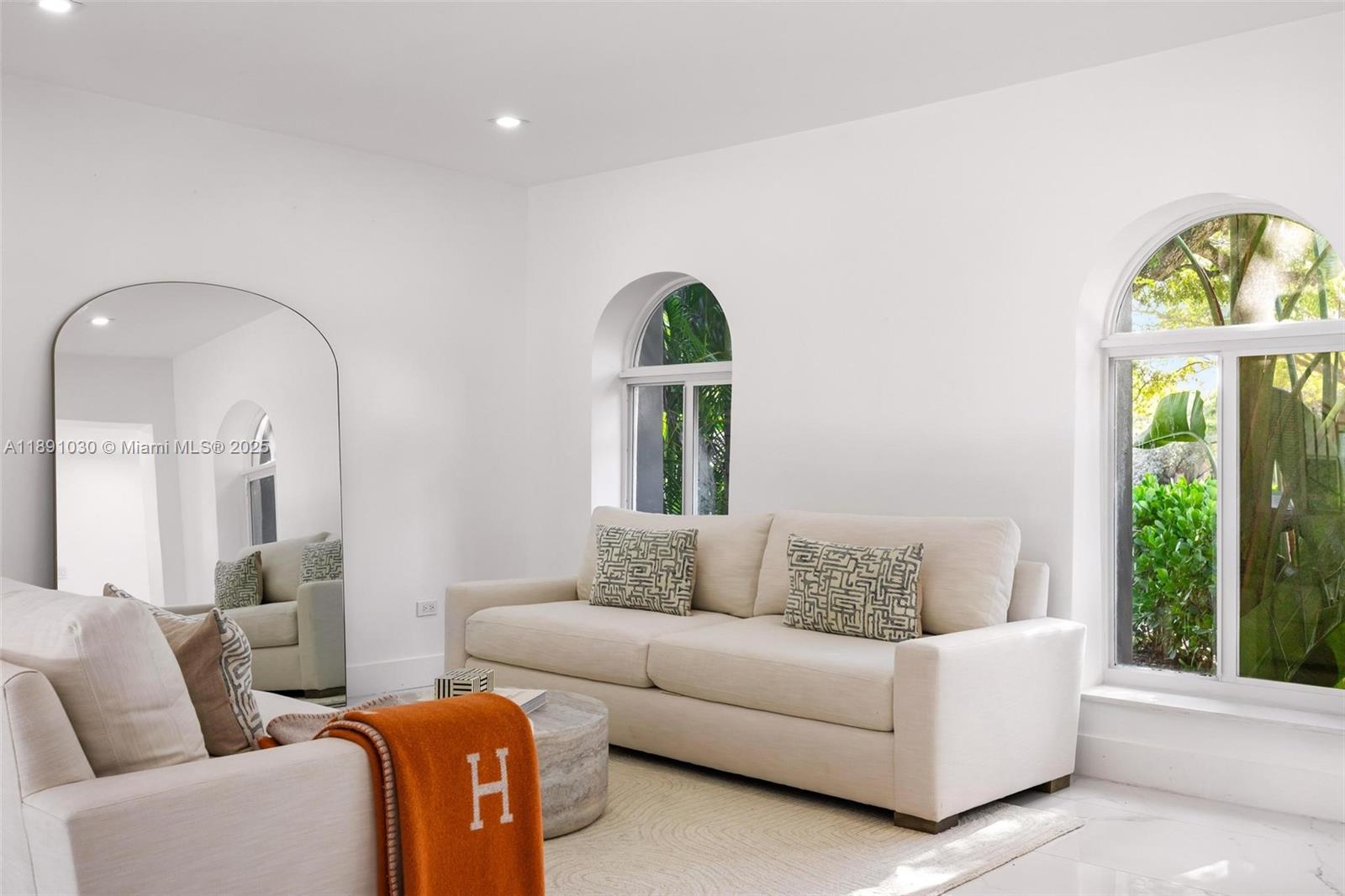 BRICKELLS ESTATES - Residential Lease