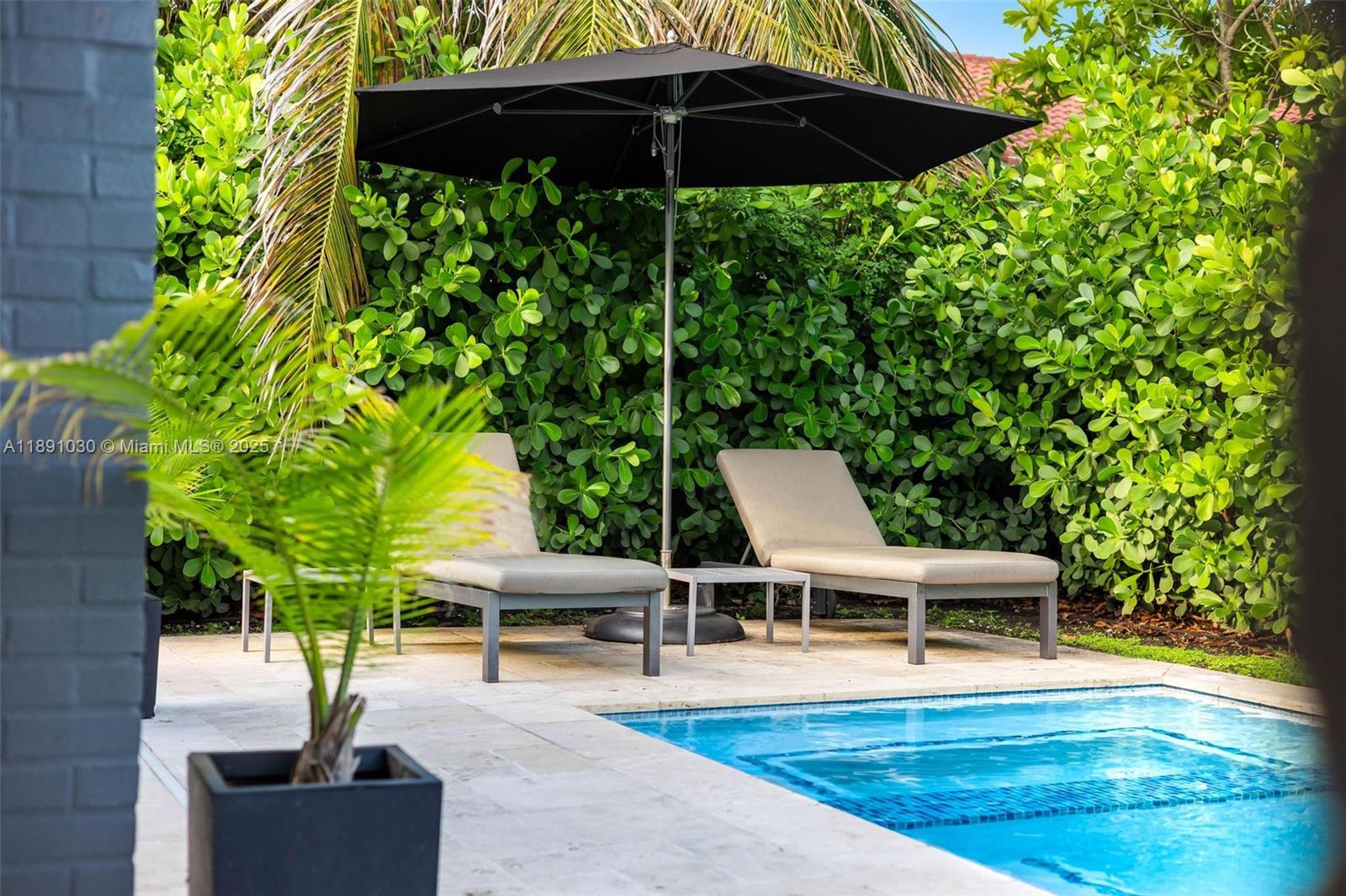 BRICKELLS ESTATES - Residential Lease