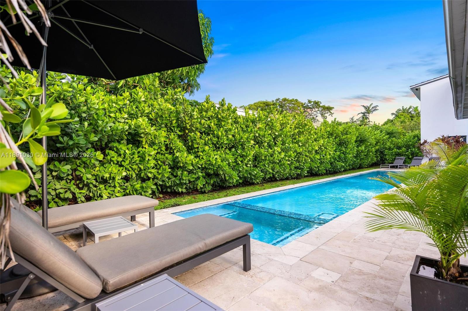 BRICKELLS ESTATES - Residential Lease