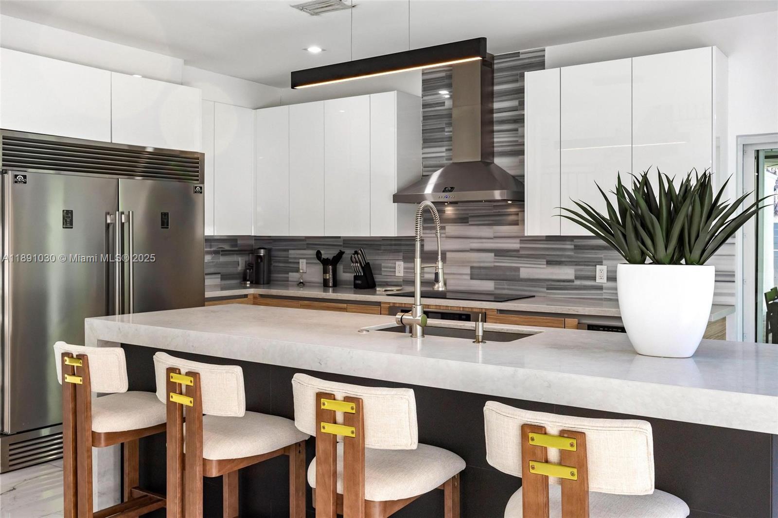 BRICKELLS ESTATES - Residential Lease