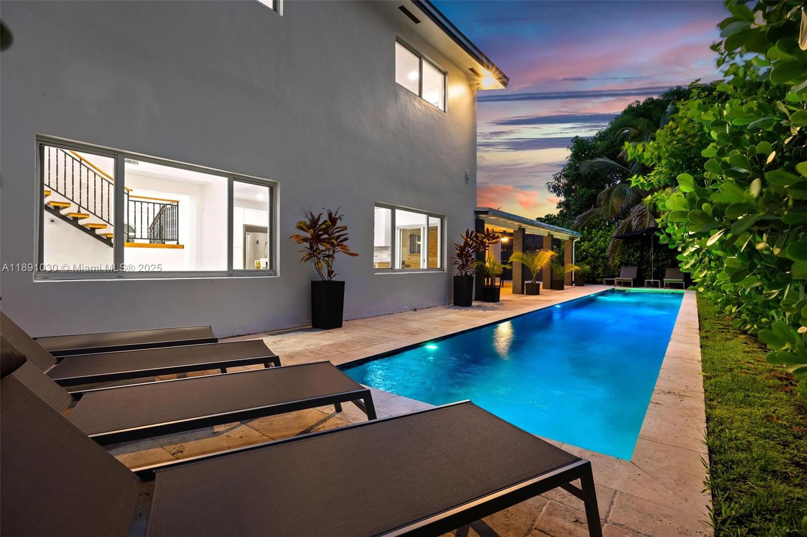 BRICKELLS ESTATES - Residential Lease