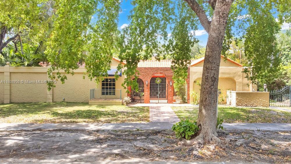 Property for Sale at 421 S Zamora Ave, Coral Gables, Broward County, Florida - Bedrooms: 4 
Bathrooms: 2  - $1,900,000