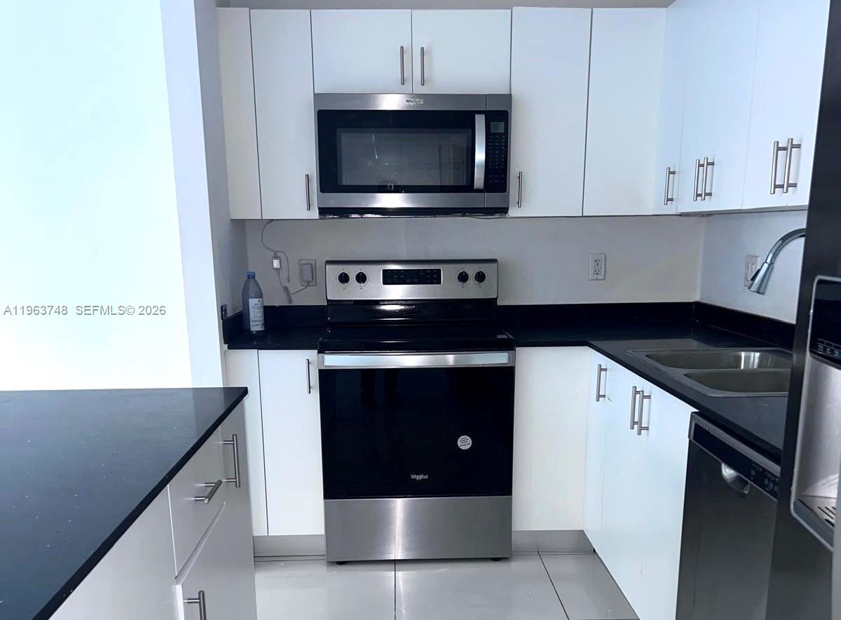 PARADISE ONE - Residential Lease