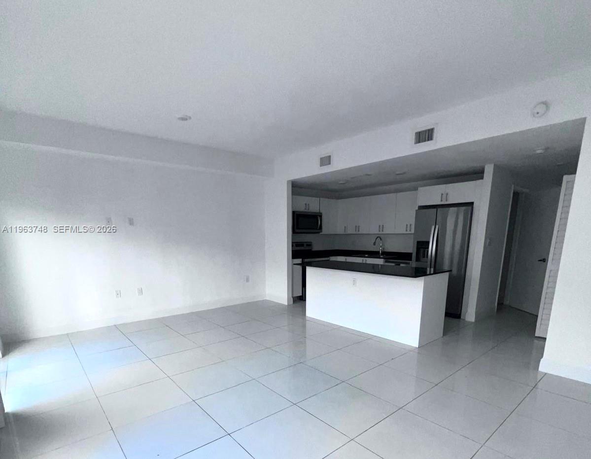 PARADISE ONE - Residential Lease