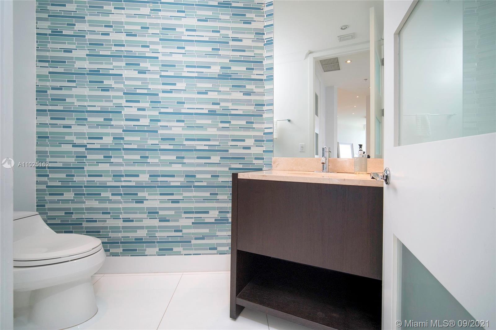 TRUMP ROYALE CONDO - Residential