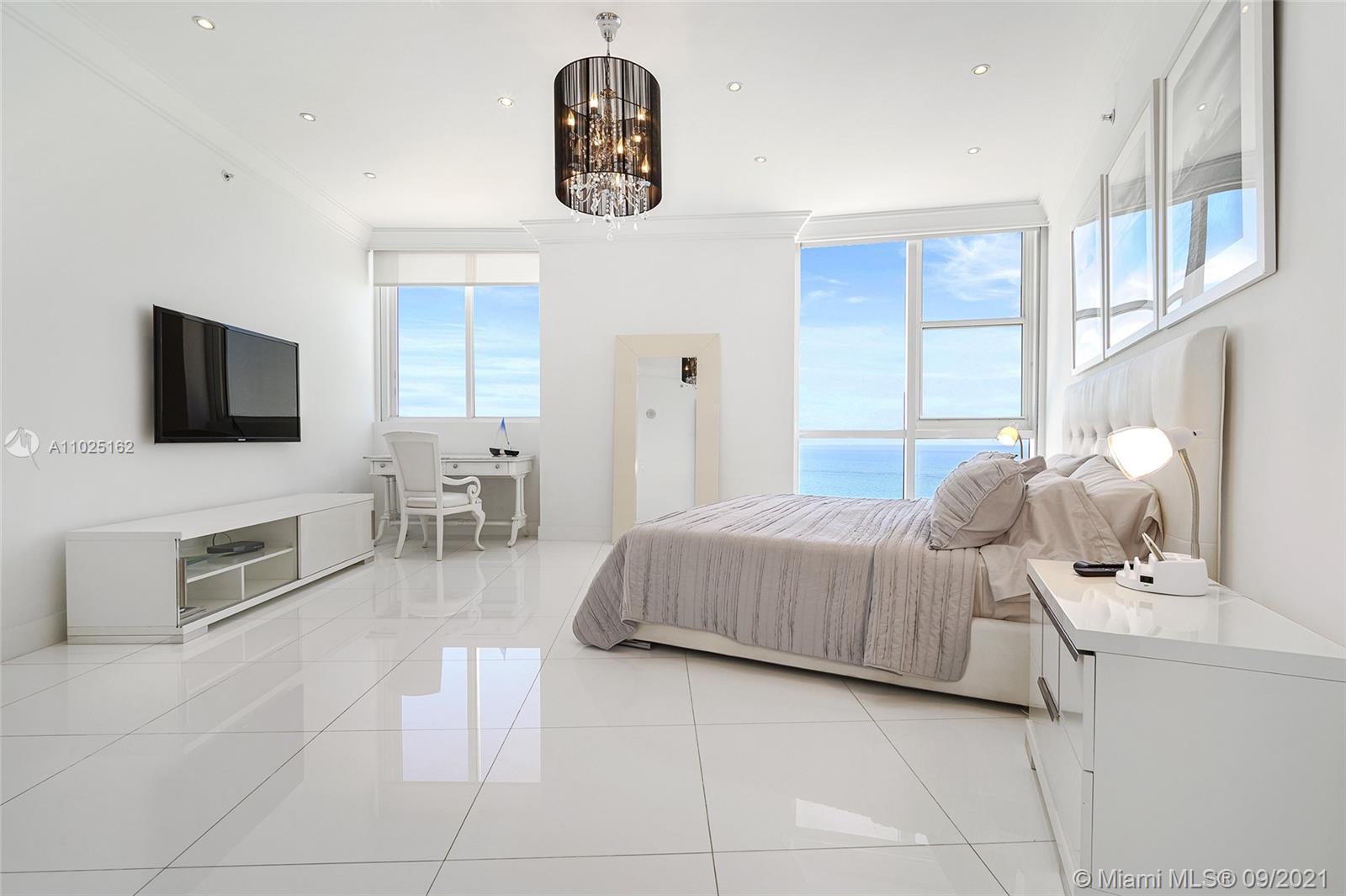 TRUMP ROYALE CONDO - Residential