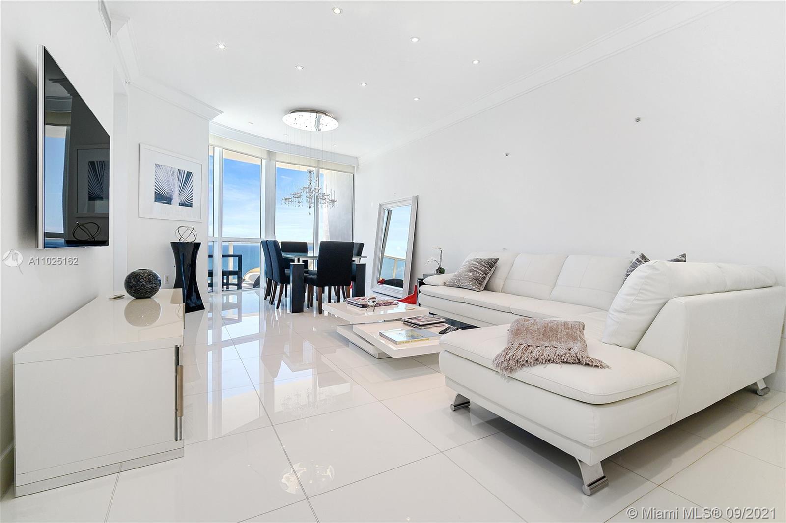 TRUMP ROYALE CONDO - Residential