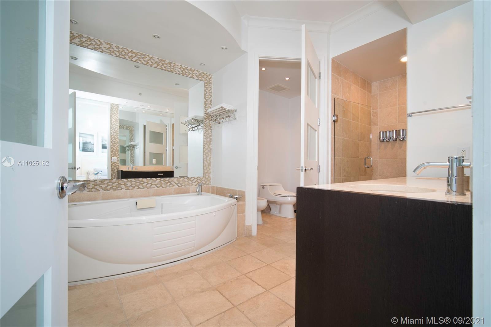 TRUMP ROYALE CONDO - Residential