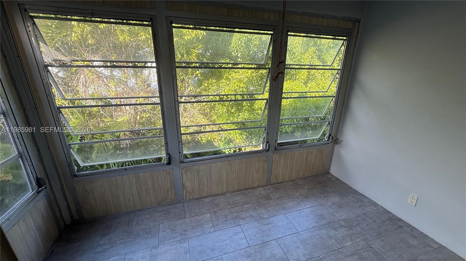 VENETIAN PARK GARDENS CON - Residential Lease