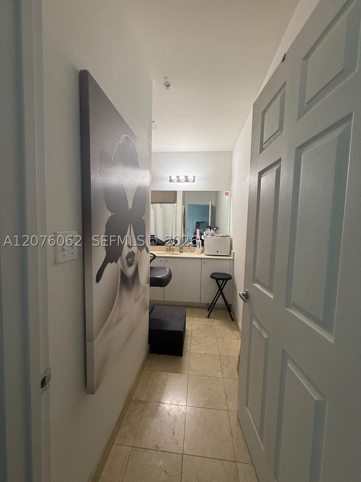 2100 Van Buren St 216