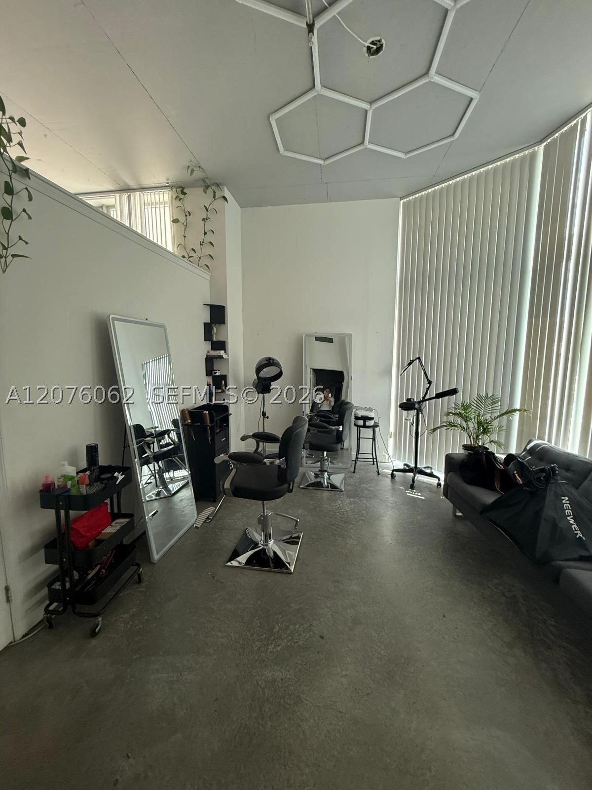 2100 Van Buren St 216