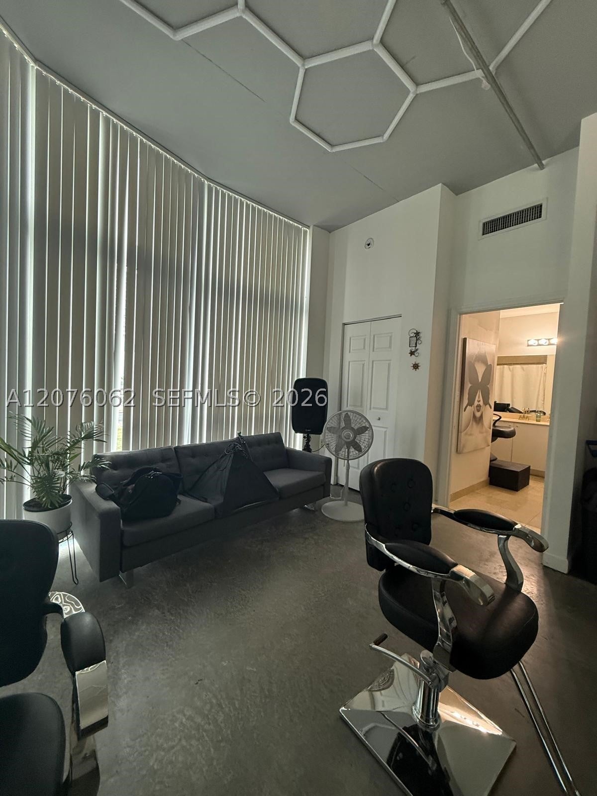 2100 Van Buren St 216